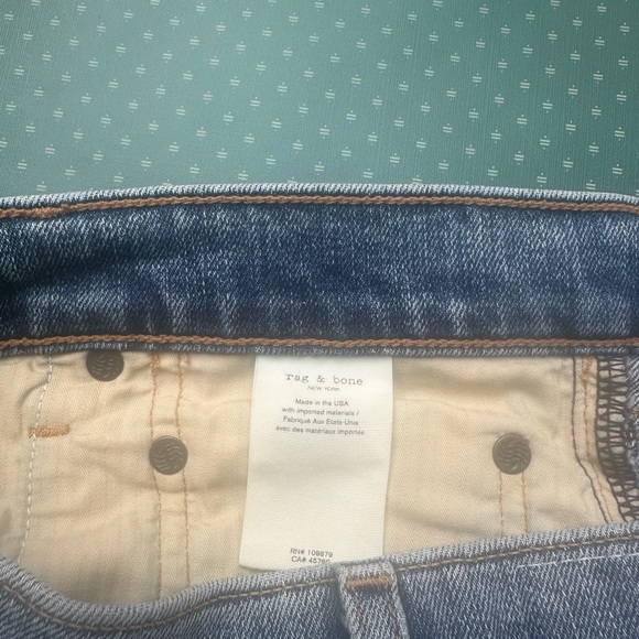rag & bone Fit 2 slim size 30
Slim fit light indigo (Hayes)
Inseam 26 cropped - Picture 6 of 8